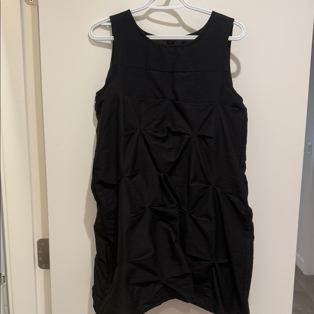 Elegant Black Sleeveless Dress